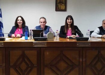 Συζήτηση του ΣΥΡΙΖΑ στην Πτολεμαΐδα στο πλαίσιο του προσυνεδριακού διαλόγου – Έλενα Κουντουρά: “Να σταθούμε δίπλα στην κοινωνία που υποφέρει”