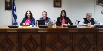 Συζήτηση του ΣΥΡΙΖΑ στην Πτολεμαΐδα στο πλαίσιο του προσυνεδριακού διαλόγου – Έλενα Κουντουρά: “Να σταθούμε δίπλα στην κοινωνία που υποφέρει”