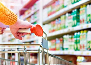 Τα μέτρα του Υπουργείου Ανάπτυξης: Μειώσεις από 14% έως 17% σε 7 κατηγορίες προϊόντων δείχνουν οι νέοι τιμοκατάλογοι