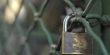 Θεσσαλονίκη: Επιχειρήσεις ετών πωλούνται προς... 1.000 ευρώ μαζί με τον εξοπλισμό τους - Παραδείγματα