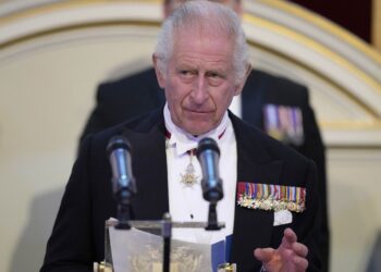 Βασιλιάς Κάρολος: Τα σενάρια της επόμενης μέρας - Οι κινήσεις του Παλατιού