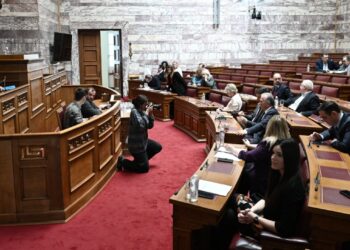 Βουλή: Αυξημένη συναίνεση στο νομοσχέδιο για τον γάμο των ομοφύλων - «Ναι» από ΝΔ, ΣΥΡΙΖΑ και ΠΑΣΟΚ