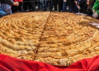 Κοζανίτικη Αποκριά: Το μεγαλύτερο κιχί της Ελλάδας στην πλατεία της Κοζάνης