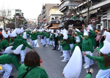 Παρακολουθήστε την αποκριάτικη παρέλαση της Κοζάνης (βίντεο)