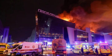 Μακελειό στη Μόσχα: Περισσότεροι από 60 οι νεκροί – Η Δύση προειδοποιούσε για επιθέσεις και ο Πούτιν μιλούσε για εκφοβισμό