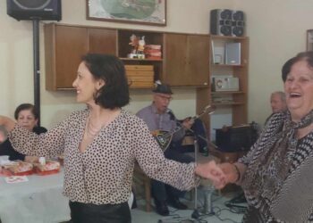 Στο Α’ ΚΑΠΗ Πτολεμαΐδας γλέντησαν την Τσικνοπέμπτη τα μέλη του με μουσική, χορό και πολύ κέφι ! (ρεπορτάζ της Κούλας Πουλασιχίδου)