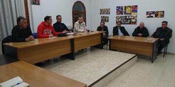 Ομόφωνο «ΟΧΙ» στο ξήλωμα των υπηρεσιών της Αιανής από Προέδρους και κατοίκους- Τα έψαλαν στον Αντιδήμαρχο, Κώστα Κουρού: «Δεν δεχόμαστε αποδυνάμωση του τόπου μας»(VIDEO-φώτο)