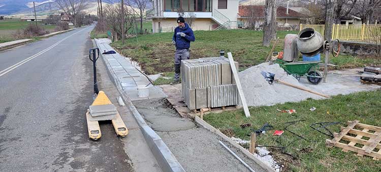 Αναβαθμίζονται οι κοινόχρηστοι χώροι σε Κοινότητες του Δήμου Κοζάνης με έργα μικρής κλίμακας (Φωτογραφίες)