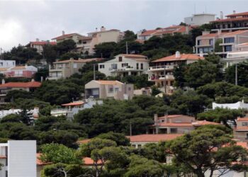 Κανονισμός αντιπυρικής προστασίας για ακίνητα σε δάση: Τι πρέπει να κάνουν οι ιδιοκτήτες – Τσουχτερά πρόστιμα