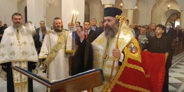 Για πρώτη φορά στον Ι.Ν. Μεταμορφώσεως του Σωτήρος Πτολεμαΐδας ο Σεβασμιώτατος Μητροπολίτης Φλωρίνης κ.κ. Ειρηναίος, για τους Β’ Χαιρετισμούς (ρεπορτάζ της Κούλας Πουλασιχίδου)