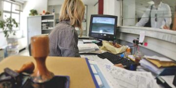 Bonus έως 15% του βασικού μισθού στους δημοσίους υπαλλήλους ως επίδομα απόδοσης