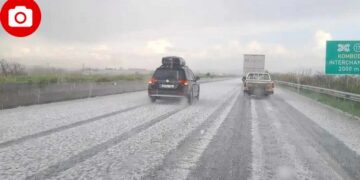 Μάρτης, γδάρτης: Άσπρισε η Εγνατία από χαλάζι στη Βέροια!