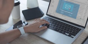 «Επιδημία» SMS-απάτης: Πώς αρπάζουν προσωπικά δεδομένα και κωδικούς -Το νέο κόλπο με τους επαληθευτές τραπεζών