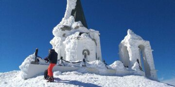 Η πρόταση του Σαββατοκύριακου: Το παραμυθένιο εκκλησάκι του Προφήτη Ηλία, στην κορυφή του όρους Βόρας (Καϊμακτσαλάν)