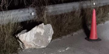 Κλειστός λόγω κατολίσθησης μεγάλων βράχων είναι ο δρόμος Αγίου Παντελεήμονα Αμυνταίου και Άρνισσας – ΦΩΤΟ