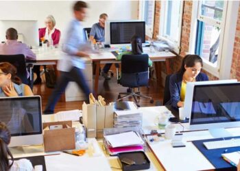 Κατώτατο μισθό με αύξηση πάνω από 5,5% επεξεργάζεται το Μαξίμου