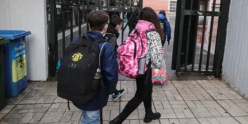Προσεχώς voucher 300 ευρώ για μαθητές – Ποιοι οι δικαιούχοι