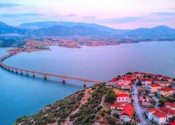 Με υπέροχο καιρό και γεμάτη κέφι και χορό η Κ. Δευτέρα και στην Γέφυρα των Σερβίων