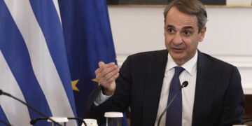 Στα 830 ευρώ ο κατώτατος μισθός- Η ανακοίνωση Μητσοτάκη στο Υπουργικό