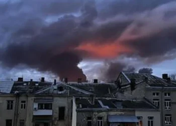 Επίθεση στην αυτοκινητοπομπή Ζελένσκι στην Οδησσό με ρωσικό πύραυλο – Κοντά στην ελληνική αποστολή με Μητσοτάκη η έκρηξη