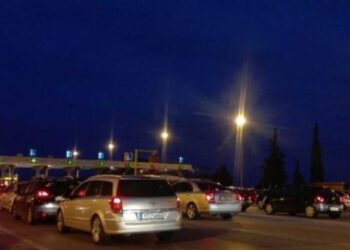 Ωρα 19.00: Τεράστιο μποτιλιάρισμα από Διόδια Μαγάρων ως το Κλειδί: Ακινητοποιημένα αυτοκίνητα επί 12km!