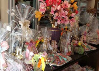 Ξεκίνησε ο Πασχαλινός στολισμός στα καταστήματα της πόλης της Πτολεμαΐδας! (της Κούλας Πουλασιχίδου)