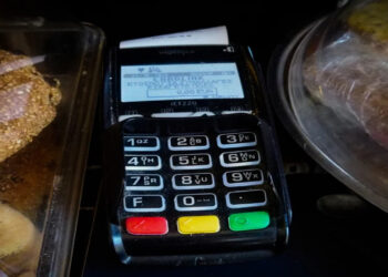 Τέλος η παράταση για POS σε περίπτερα, ταξί, λαϊκές – Το πρόστιμο από 1η Απριλίου