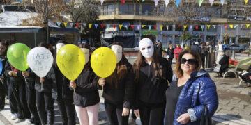 Πτολεμαΐδα: «Σπάω τη σιωπή, ενώνουμε τις φωνές κατά της βίας» -Με επιτυχία πραγματοποιήθηκε από το 2ο Γυμνάσιο Πτολεμαΐδας η δράση κατά της σχολικής βίας