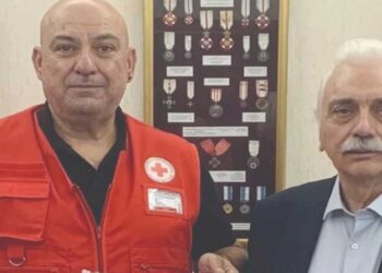Ο Διευθυντής Εκπαίδευσης του Ελληνικού Ερυθρού Σταυρού ΖΕΚΗ ΜΕΜΕΤ ΑΛΗ επικεφαλής κλιμακίου για το Σεμινάριο Π.Β. του Ερυθρού Σταυρού Πτολεμαΐδας