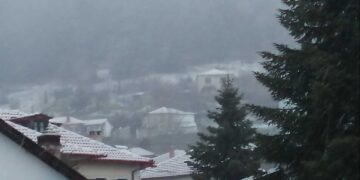 Στα λευκά η Βλάστη με το "καλημέρα" του Μάρτη!