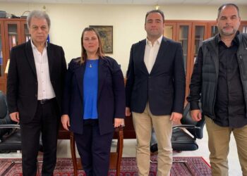 Συνάντηση του Περιφερειάρχη Δυτικής Μακεδονίας με τον Πανελλήνιος Σύνδεσμο Εκτροφέων Γουνοφόρων Ζώων, στη 1/3