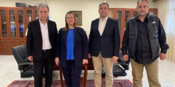 Συνάντηση του Περιφερειάρχη Δυτικής Μακεδονίας με τον Πανελλήνιος Σύνδεσμο Εκτροφέων Γουνοφόρων Ζώων, στη 1/3