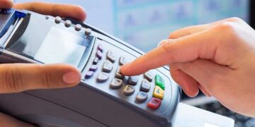 Τέλος οι παρατάσεις για τα POS: 1500 ευρώ πρόστιμο από τη Δευτέρα