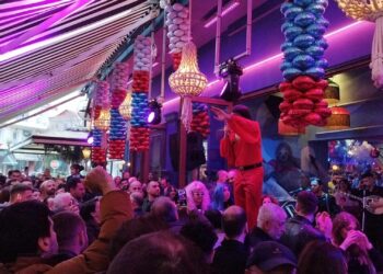 Πτολεμαΐδα: Το αδιαχώρητο στο “Baccara” με τον αγαπημένο καλλιτέχνη Τόνι Σφήνο (video-photos)