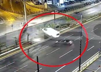 Λεωφόρος Συγγρού: Βίντεο από σοκαριστικό τροχαίο (βίντεο)