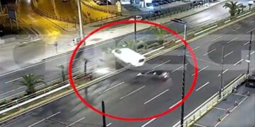 Λεωφόρος Συγγρού: Βίντεο από σοκαριστικό τροχαίο (βίντεο)