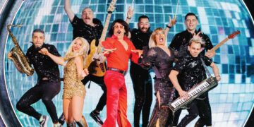 Τς Απουκράς Μαν΄τάρα: Το κέφι “εκτοξέυεται” με Τόνι Σφίνο, Παρωδία γάμου Μανιταρογλέντι και Μπουλούκιαστα Γρεβενά