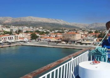Χίος: Ομογενής στηρίζει παιδιά για να φοιτήσουν σε ιστορικό σχολείο