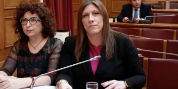 Χάος στην Εξεταστική για Τέμπη: Εκανε … κατάληψη στην αίθουσα η Ζωή Κωνσταντοπούλου