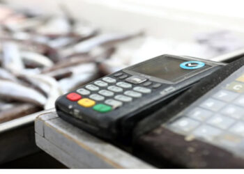 ΑΑΔΕ: Σαρωτικοί έλεγχοι για POS και διασύνδεση με ταμειακές μηχανές