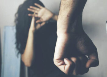 Αδιανόητο: Μητέρα κατήγγειλε την 30χρονη κόρη της για ενδοοικογενειακή βία στον Βόλο