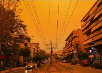 Αφρικανική σκόνη: Απόκοσμη εικόνα και σήμερα στη χώρα – Πότε υποχωρεί το φαινόμενο