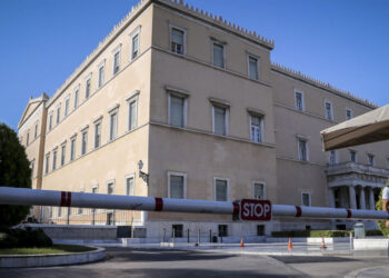 Αυτά είναι τα αυτοκίνητα που επέλεξαν οι Έλληνες βουλευτές -Ποιο καύσιμο προτίμησαν