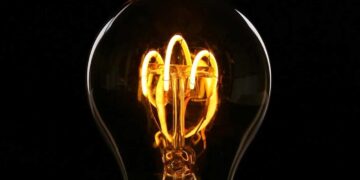 Αλλάζει πάλι το νυχτερινό ρεύμα - Το θερινό ωράριο και οι νέες ώρες