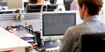 Απασχόληση: Δημιουργήθηκαν 63.689 νέες θέσεις εργασίας τον Μάρτιο - Η καλύτερη επίδοση των τελευταίων 23 ετών.