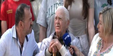 Μεσόβουνο: Γερμανοί μαθητές γνώρισαν τον τελευταίο επιζώντα της σφαγής του 1941