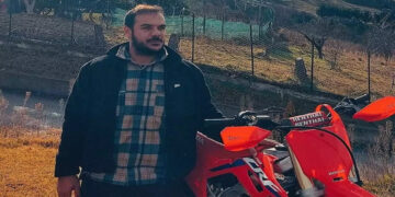 Από χωριό των Γρεβενών ο αστυνομικός που σκοτώθηκε στο Πασαλιμάνι- «Δεν μπορώ να το πιστέψω» – Συντετριμμένος ο πατέρας του