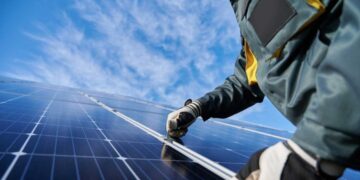 ΔΕΗ: Έως και 24 δόσεις για την εγκατάσταση φωτοβολταϊκού σε συνεργασία με την Εθνική Τράπεζα