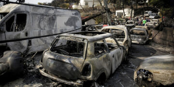 Δίκη για το Μάτι: Φυλάκιση από 111 έως 3 έτη στους 6 ενόχους – Εξαγοράσιμη η ποινή, αφέθηκαν ελεύθεροι