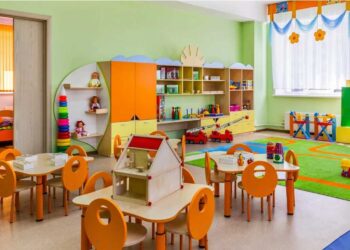 Δύο βρεφονηπιοκόμοι στην Αλεξανδρούπολη έκλειναν τα παιδιά σε αποθήκη και τους έδεναν τα χέρια